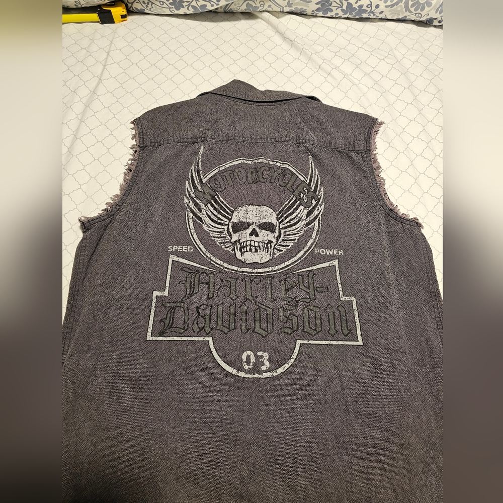 Harley-Davidson Gray Sleeveless Shirt - Picture 3 of 3